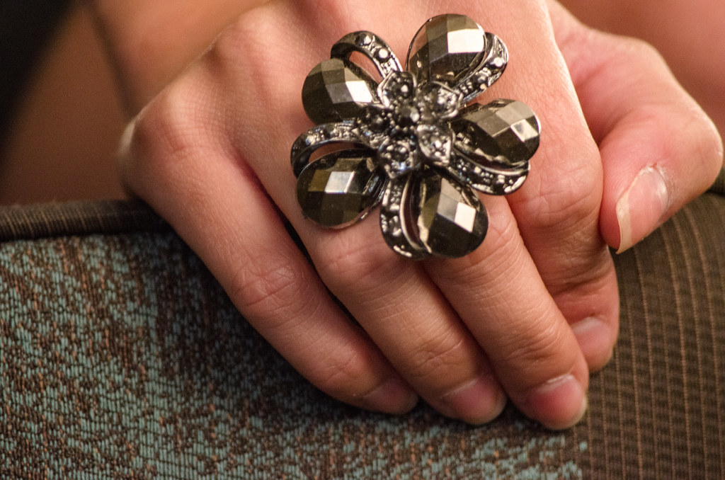 A Style Connoisseur’s Guide to Selecting Stunning Cocktail Rings