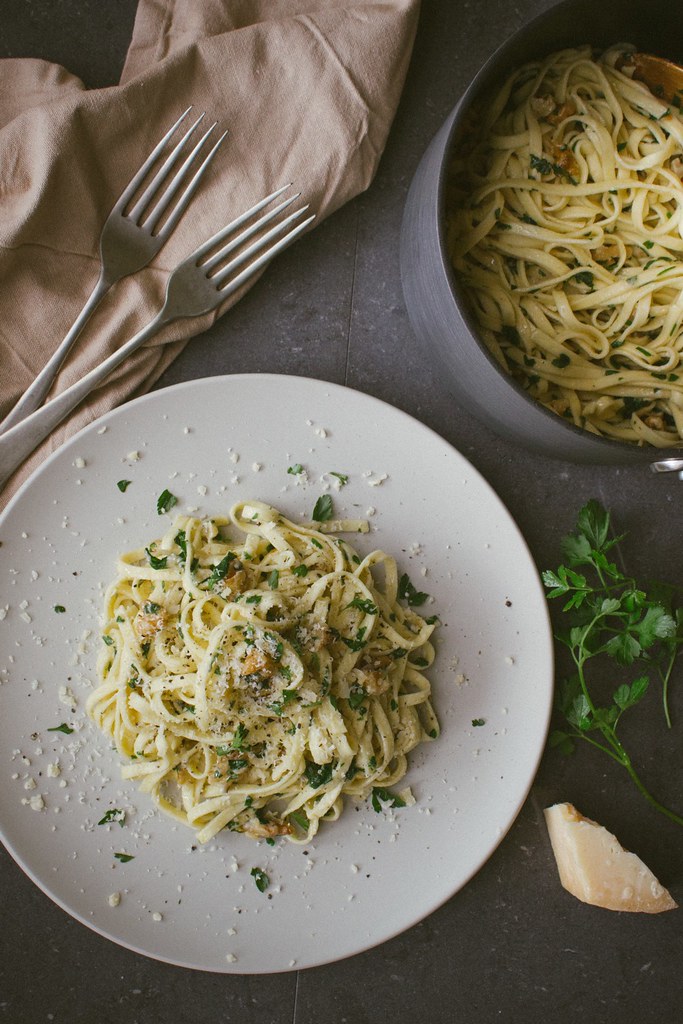 Walnut, Parsley and Parmesan Linguine