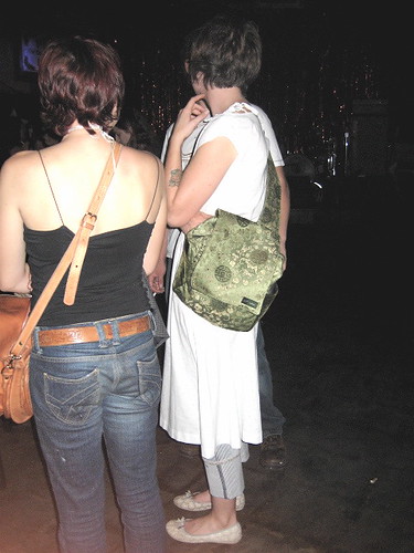 duff hair, more dress over pants...the shoulder bags...need i go on?