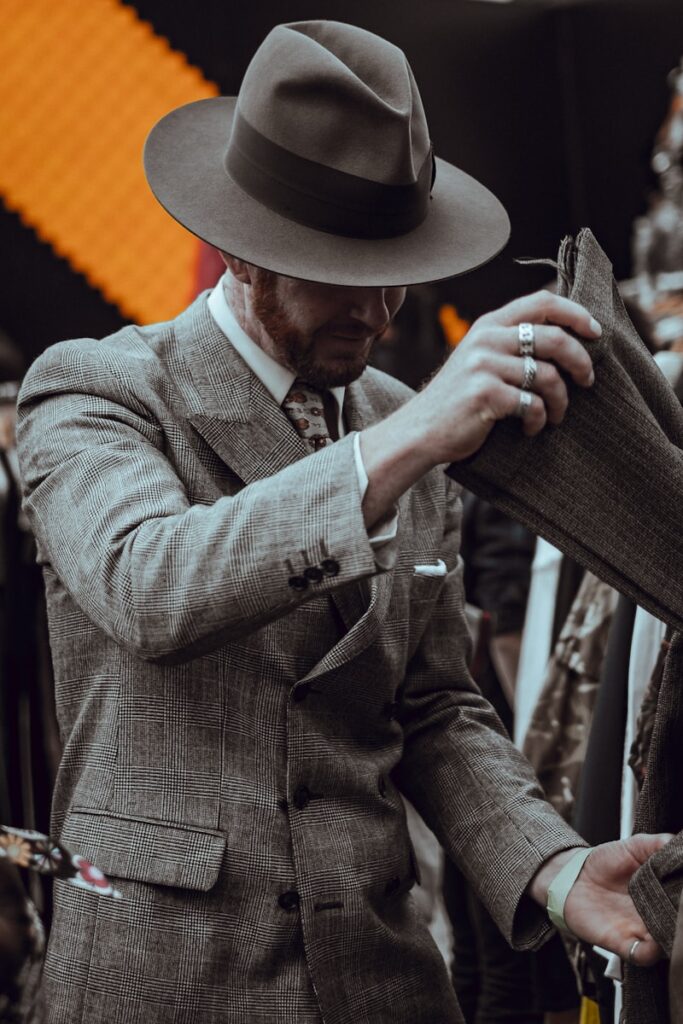 men's gray and black hat