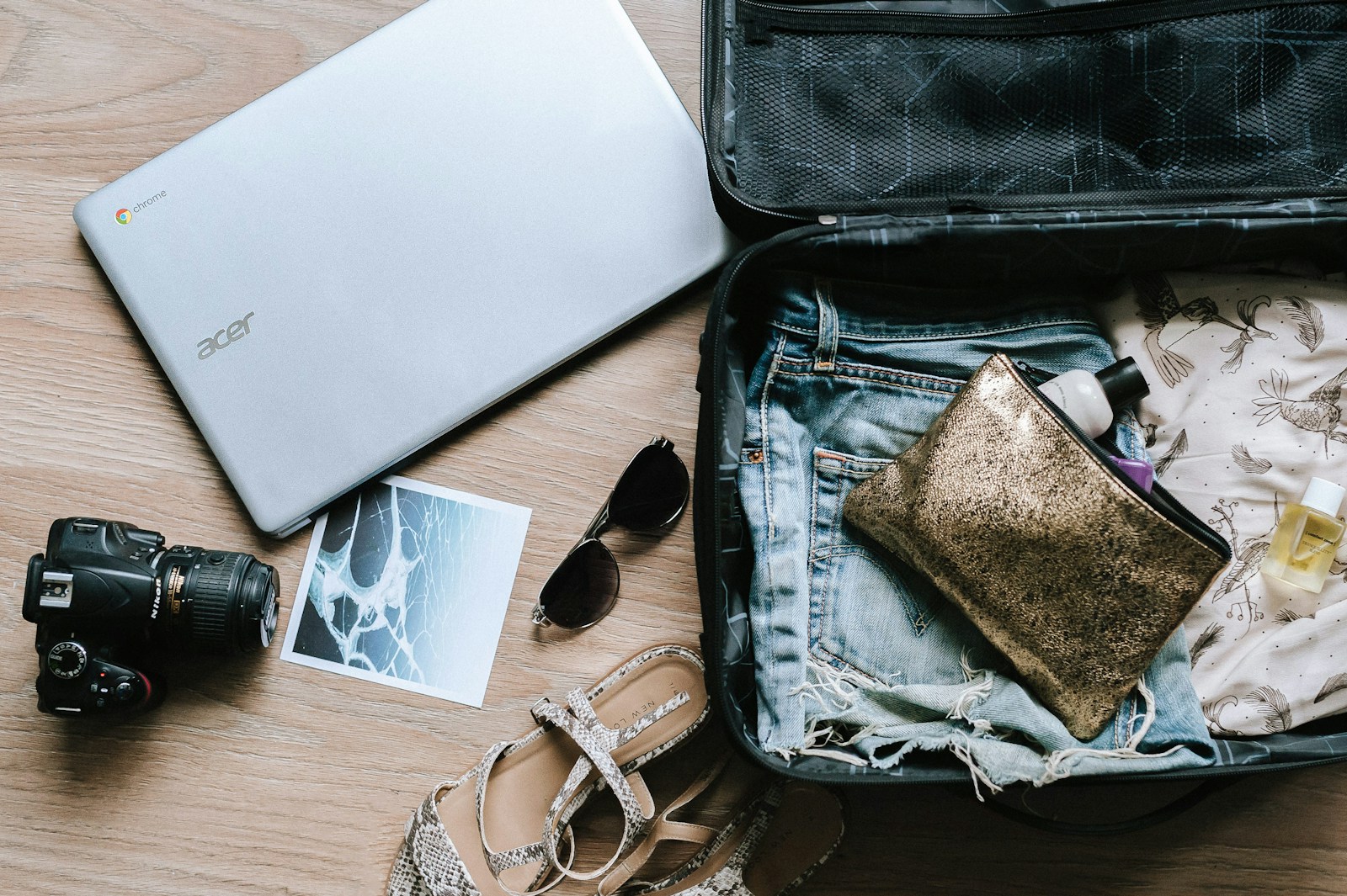 6 Fashion Essentials: Elevate Your Travel Bag Packing Game