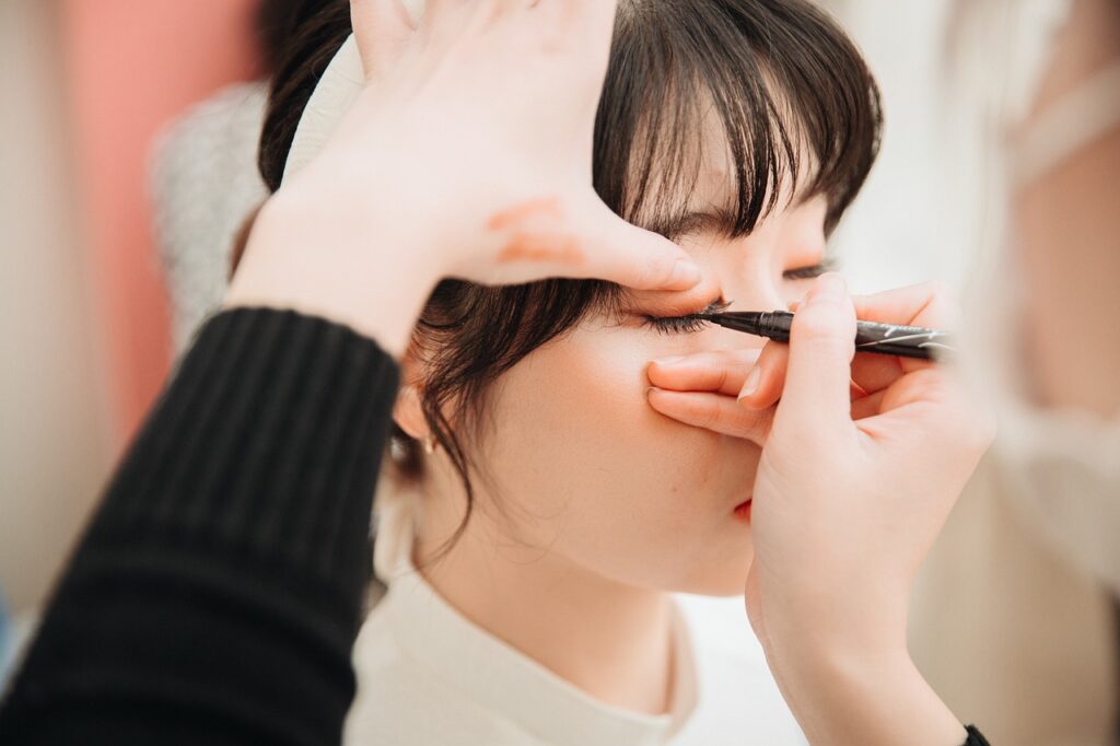 Don’t Apply These Outdated Eye Makeup Techniques in 2025 Anymore