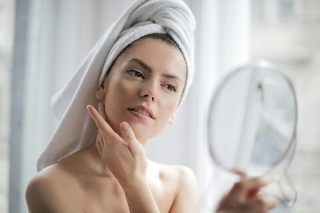 Beauty Defies Time: Comprehensive Guide to Makeup and Skincare for Mature Skin
