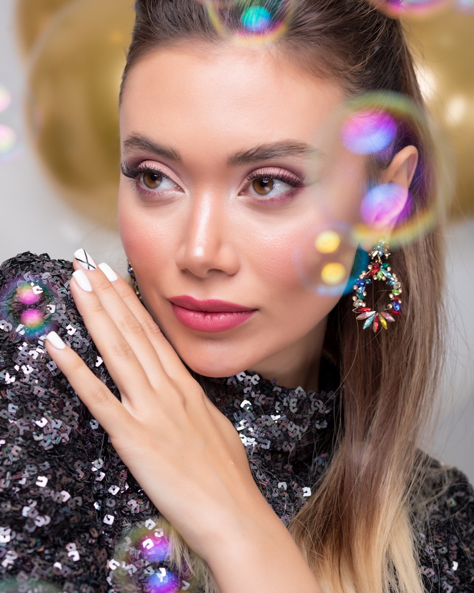 Unleashing the Charm of Mature Age: Six Makeup Tips to Illuminate Your Exquisite Appearance