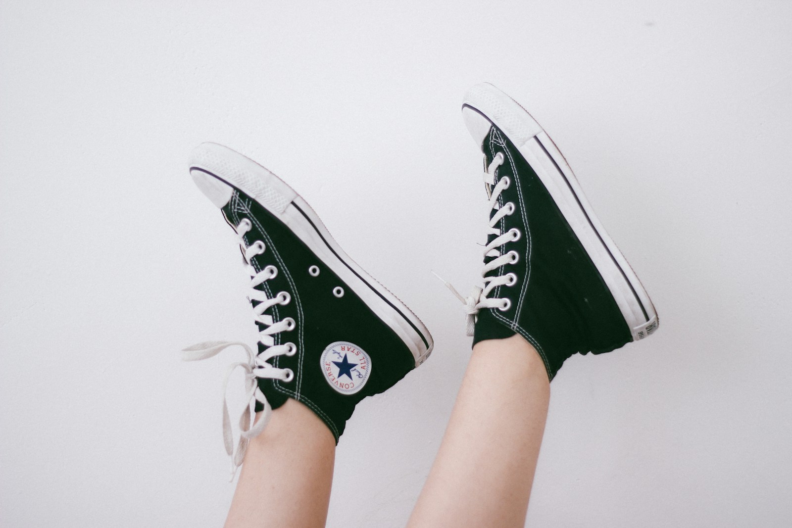 Your Ultimate Guide to Spring/Summer 2025 Style: 5 Must-Have Pieces and Trends