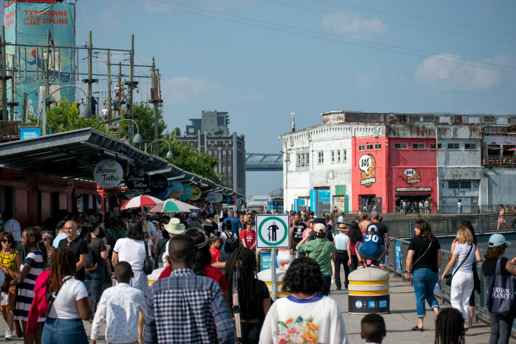 Actividad y Color en el Viejo Puerto de Montreal