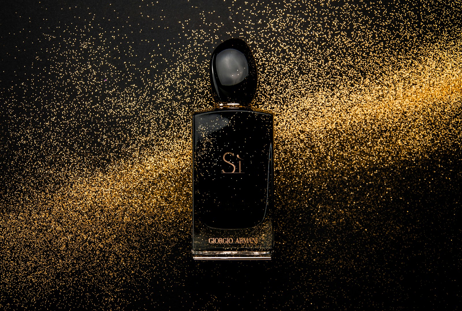Experts And Insiders Reveal The Top 5 Perfumes Of All Time