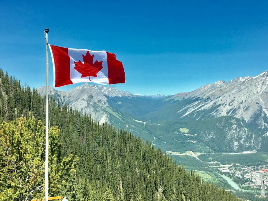 Navigating Canada’s Labor Landscape: Minimum Wage and Overtime Regulations
