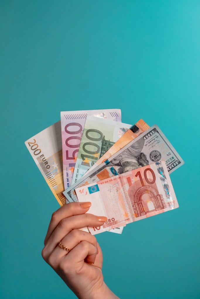 Cash in Hand: How Giving Money Directly Is Reshaping the Fight Against Poverty and Homelessness