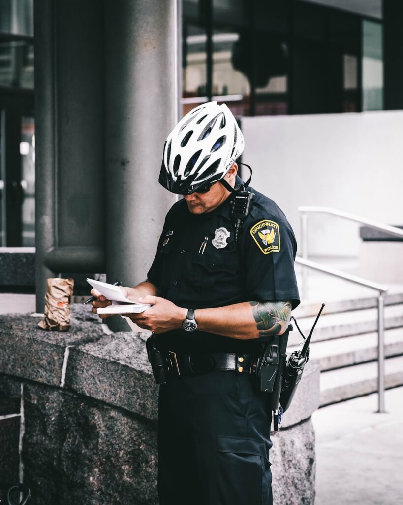 Perfect Response: Cop Shamed for Eating Lunch on 12-Hour Shift Hits Back at Accuser