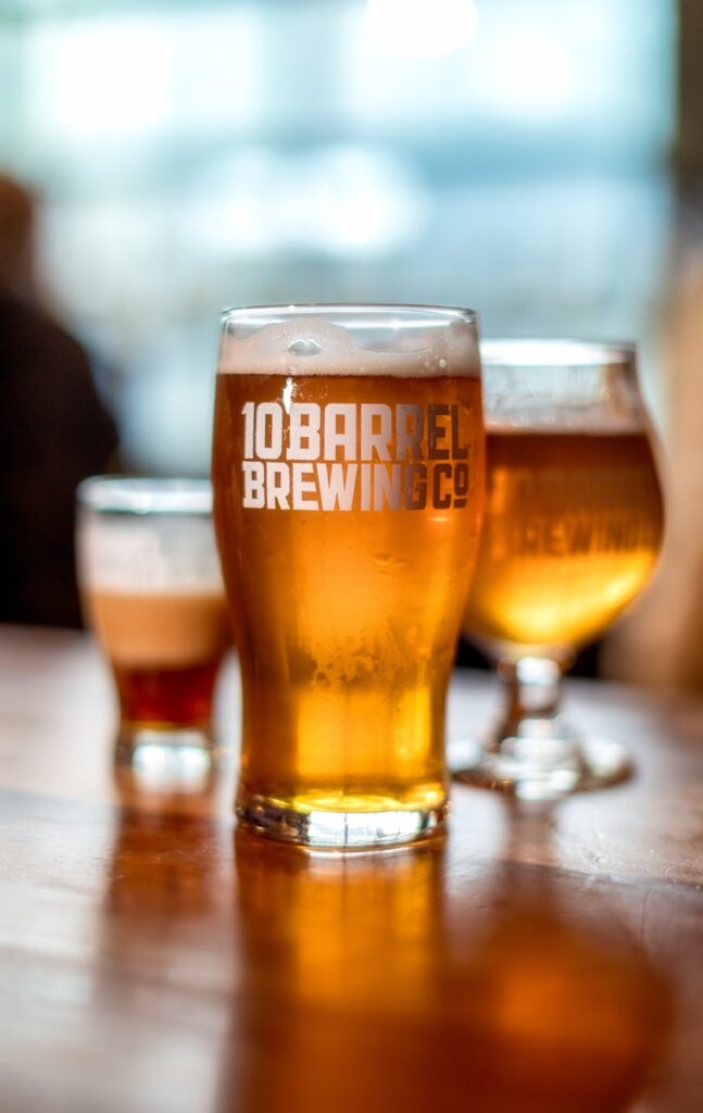 Brewing Industry in Flux: AB InBev and Molson Coors Navigate RTD Expansion and Historic Closures