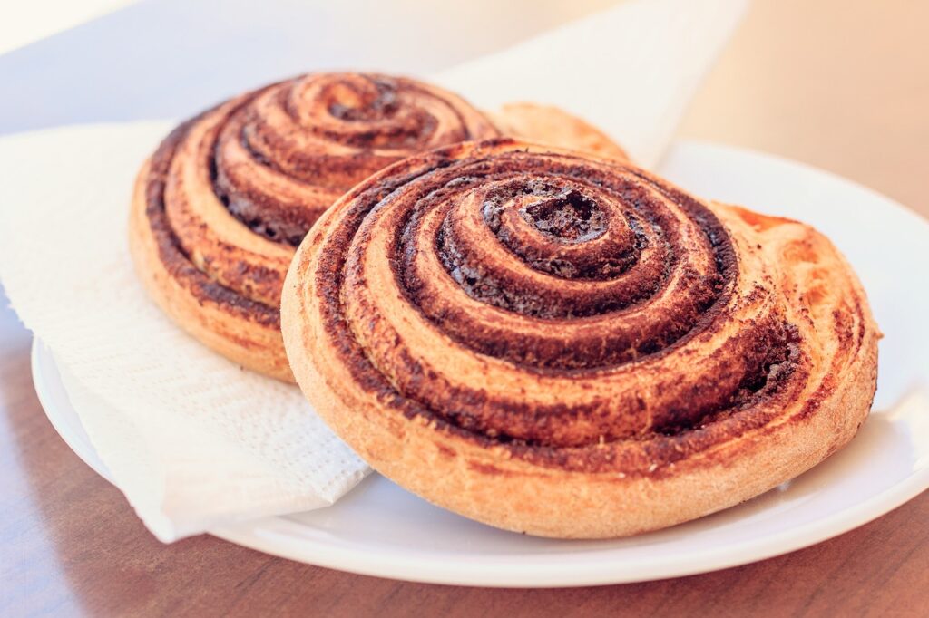 cinnamon rolls, bread, spiral, baking, pastries, tasty, morning, breakfast, sweets, food, close up, freshly baked, homemade, cinnamon rolls, bread, bread, bread, bread, bread, pastries, breakfast, breakfast, breakfast, breakfast