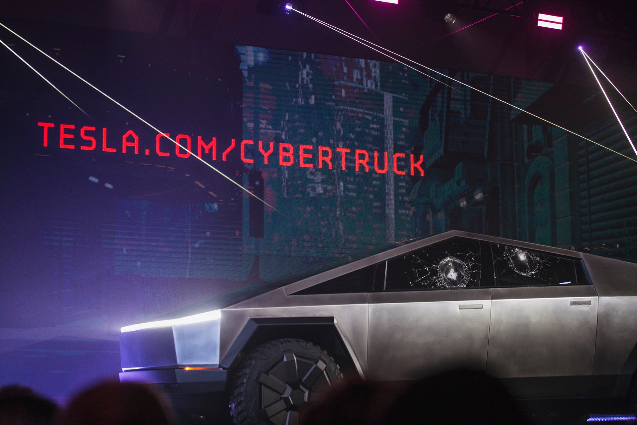 Cybertruck Auction Drama: 8,000 Bid Fails to Meet Reserve