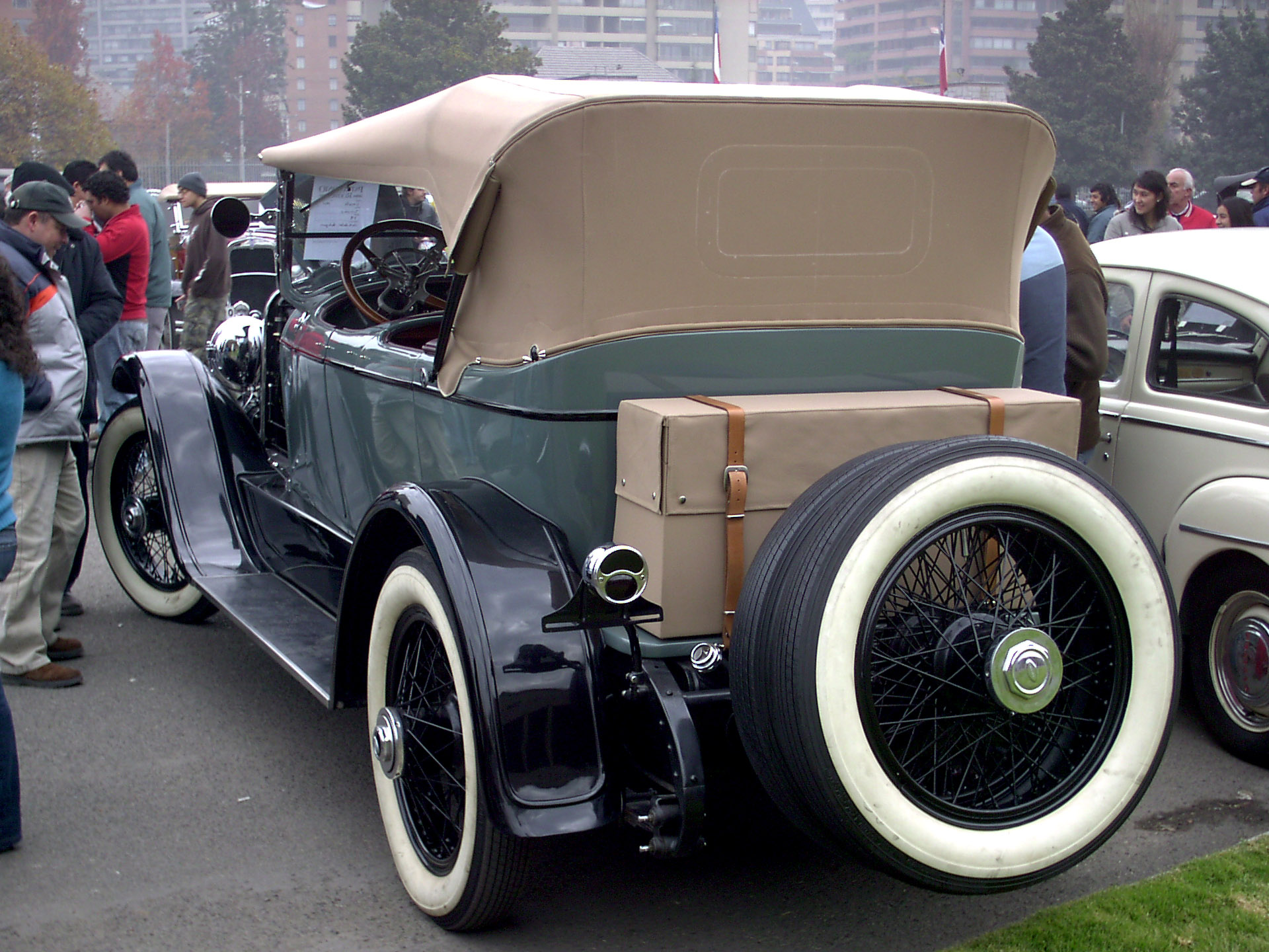 1921: Lincoln L-Series