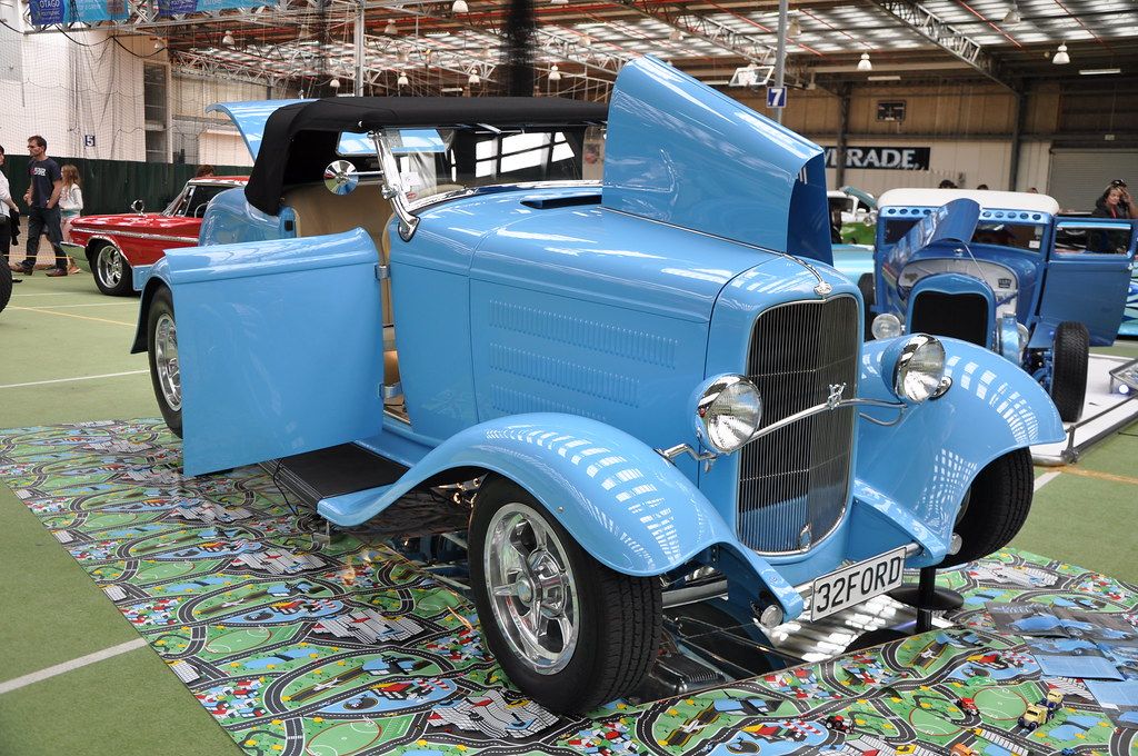 1932 Ford Deuce Roadster 5.0L V8 (32FORD) (Shane & Vicky Fox)