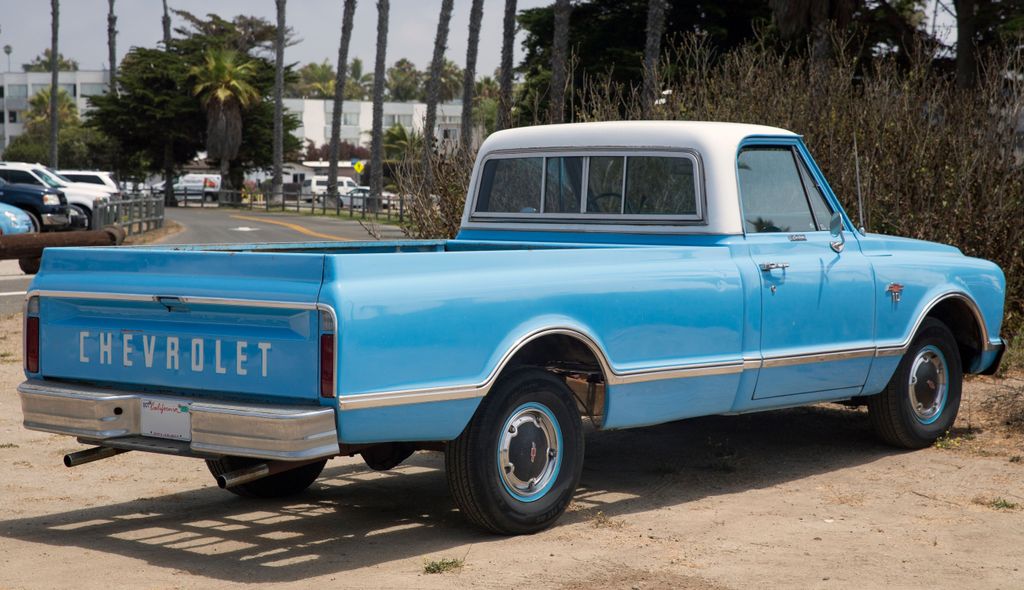 1967 Chevrolet C10 Custom in Blue Met, rear right