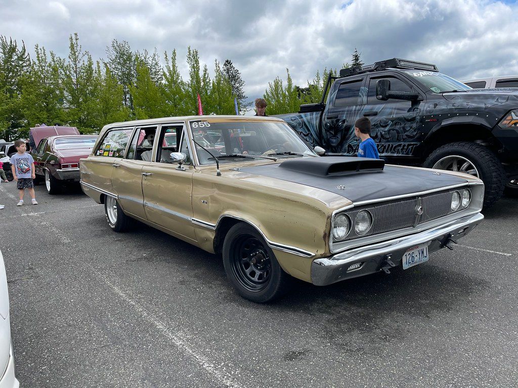 1967 Dodge Coronet station wagon