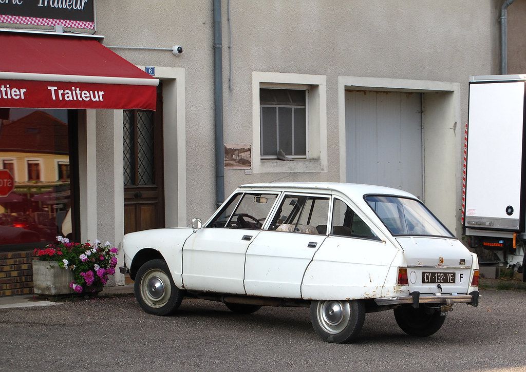 The Delightfully Absurd Citroën Ami: Tiny Electric Car, Huge Personality