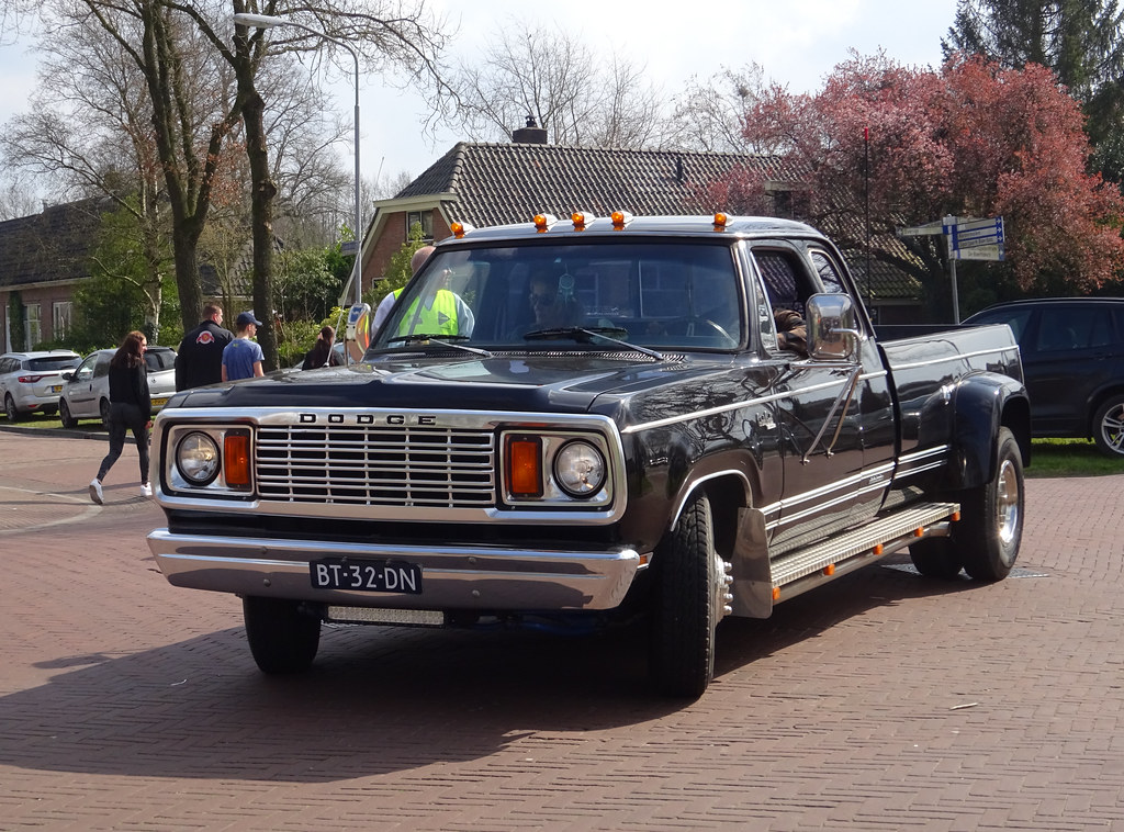 1977 Dodge D 300