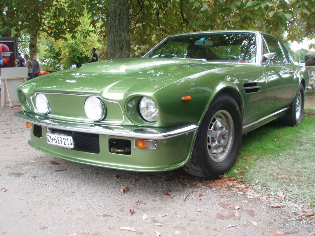 1978 Aston Martin V8 Vantage fliptail in Morges 2013 - Front left (level)