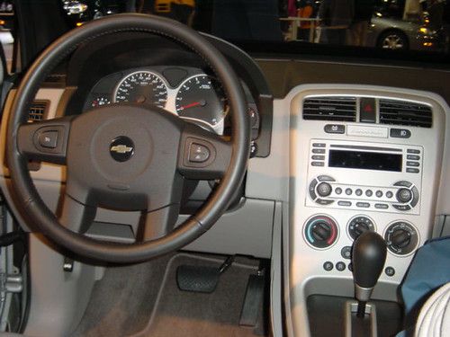 2005 Chevy Equinox Interior