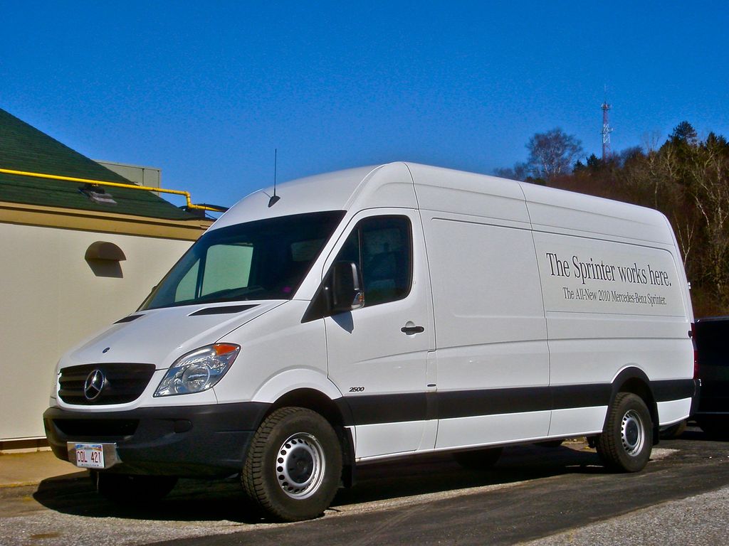 2010 Mercedes-Benz Sprinter 2500 Cargo Van (W906)
