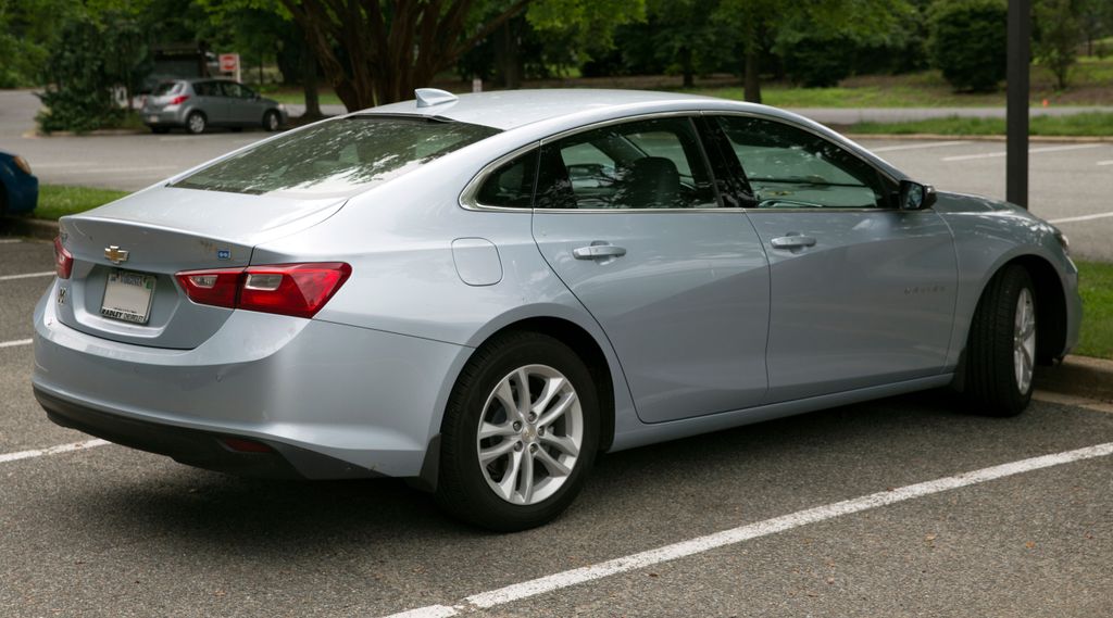2017 Chevrolet Malibu Hybrid, rear right