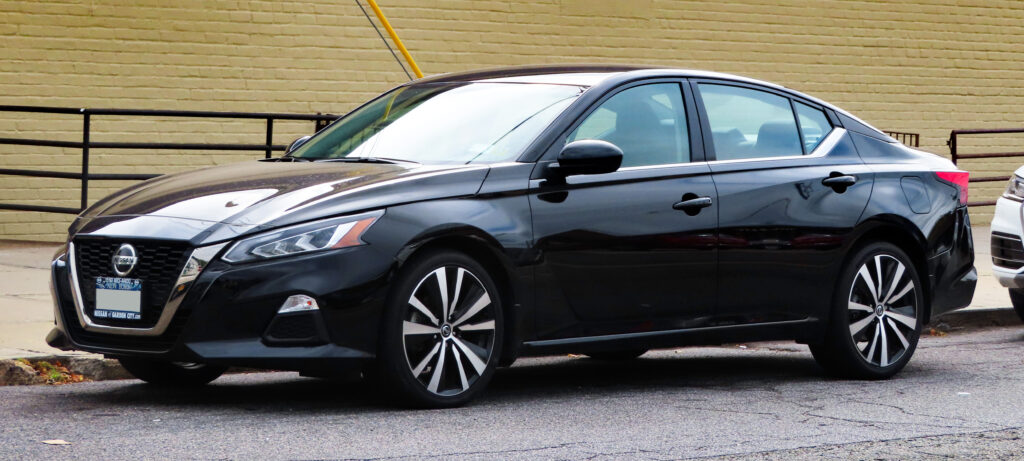 2019 Nissan Altima SR AWD, front 9.30.19