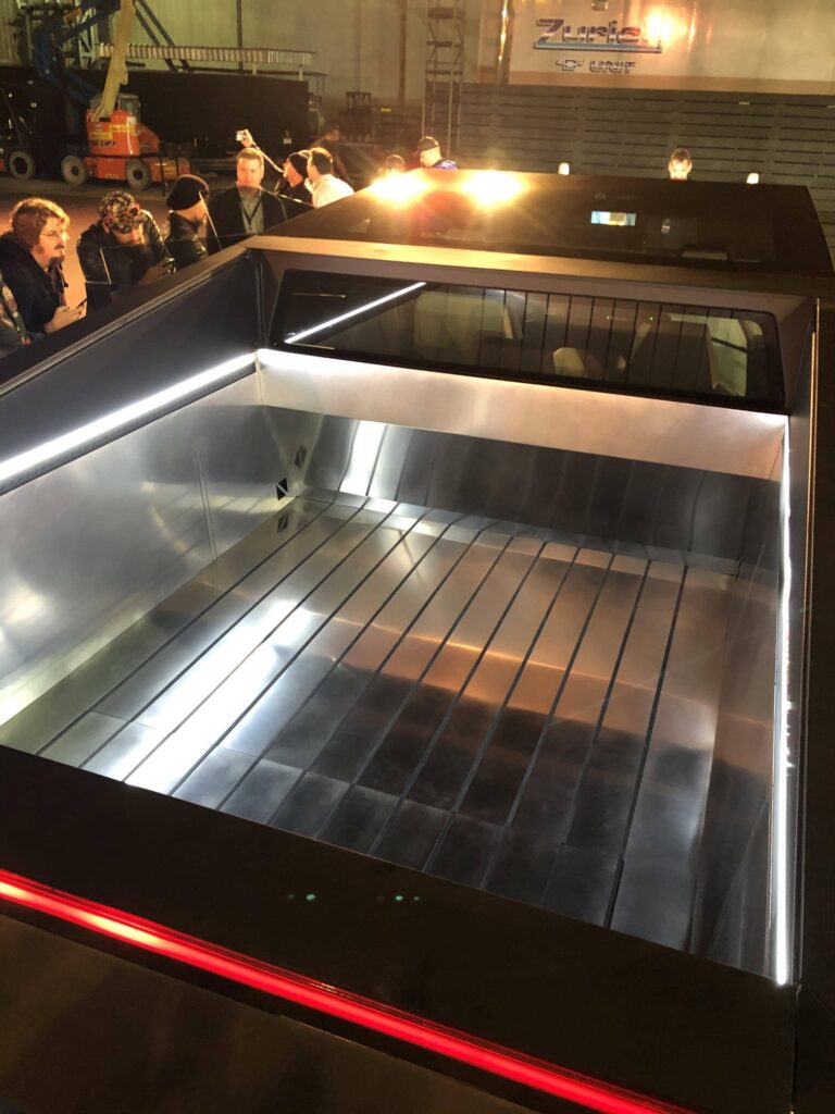 20191121-tesla-cybertruck-cargo-vault-above-open