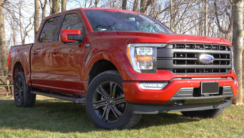 2021 Ford F-150 (fourteenth generation) front view 01