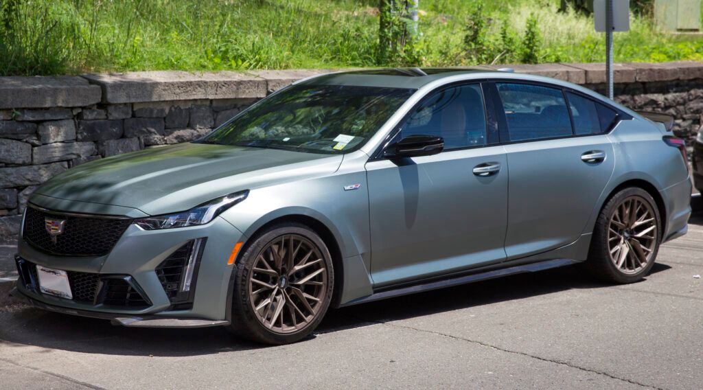 2022 Cadillac CT5-V Blackwing in Dark Emerald Frost, front left