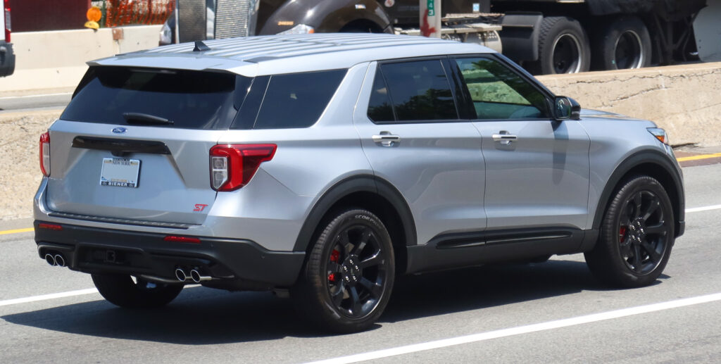 2022 Ford Explorer ST, rear 6.8.22