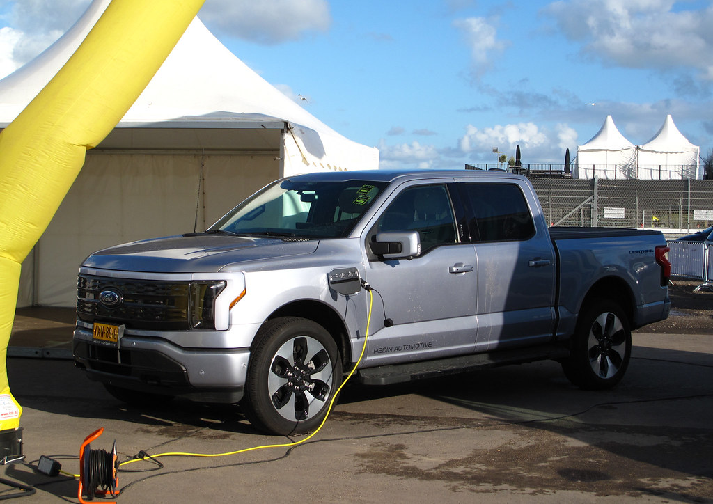 2022 Ford F-150 Lightning Platinum