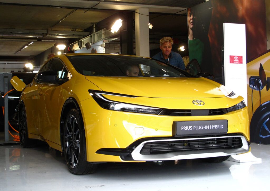 2023 Toyota Prius Plug-in Hybrid