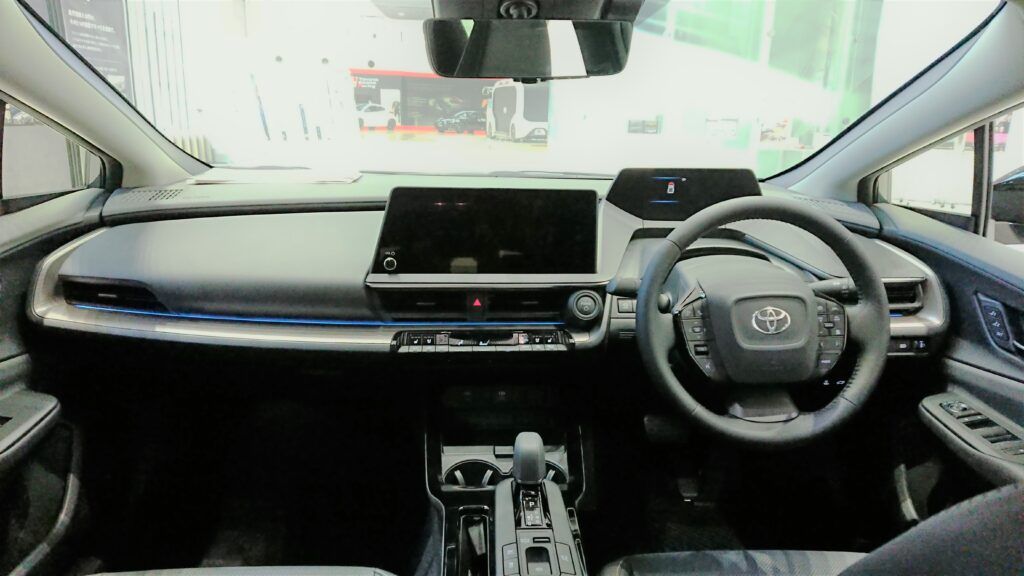 2023 Toyota Prius Z 2.0L HEV (2)