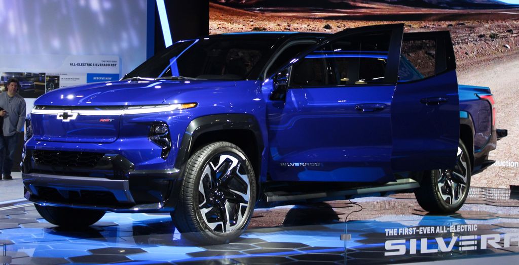 2024 Chevrolet Silverado EV RST, front NYIAS 2022