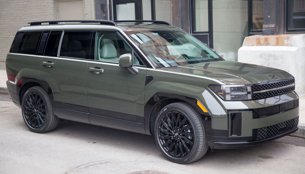 2024 Hyundai Santa Fe Calligraphy AWD in Rockwood Green Pearl, front right