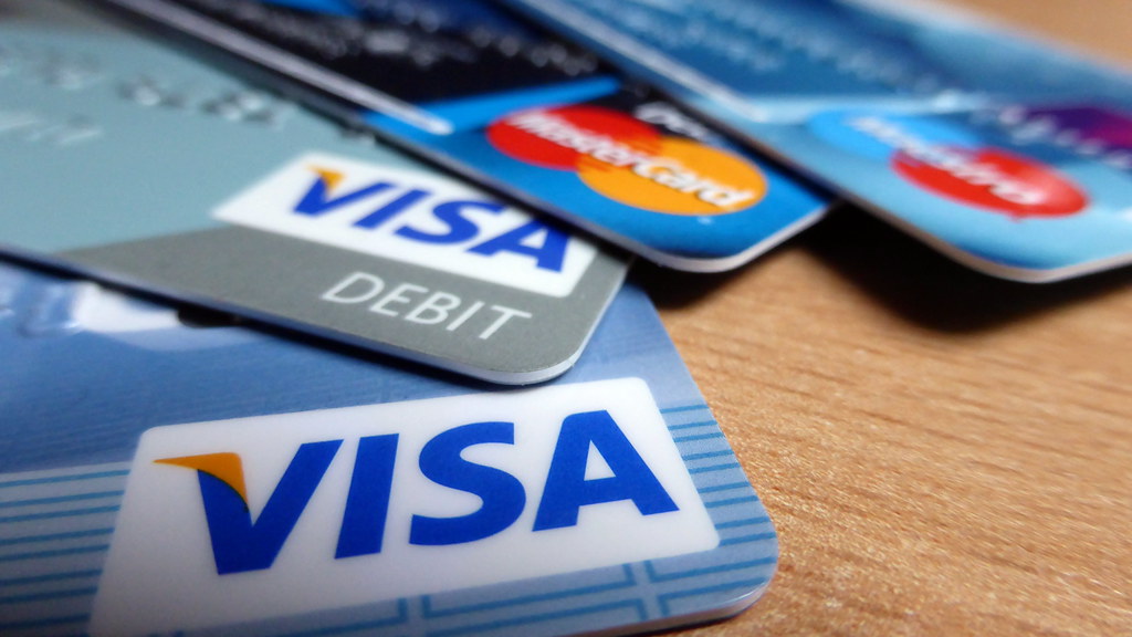 Stretch Your Grocery Budget: The 8 Recommended Credit Cards for Savvy Supermarket Spending