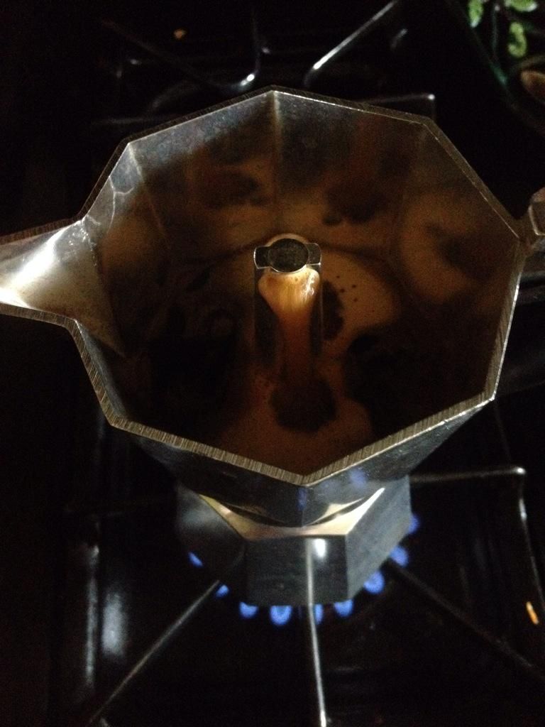 Utilizing Coffee Grounds for Effective Pot and Pan Scouring