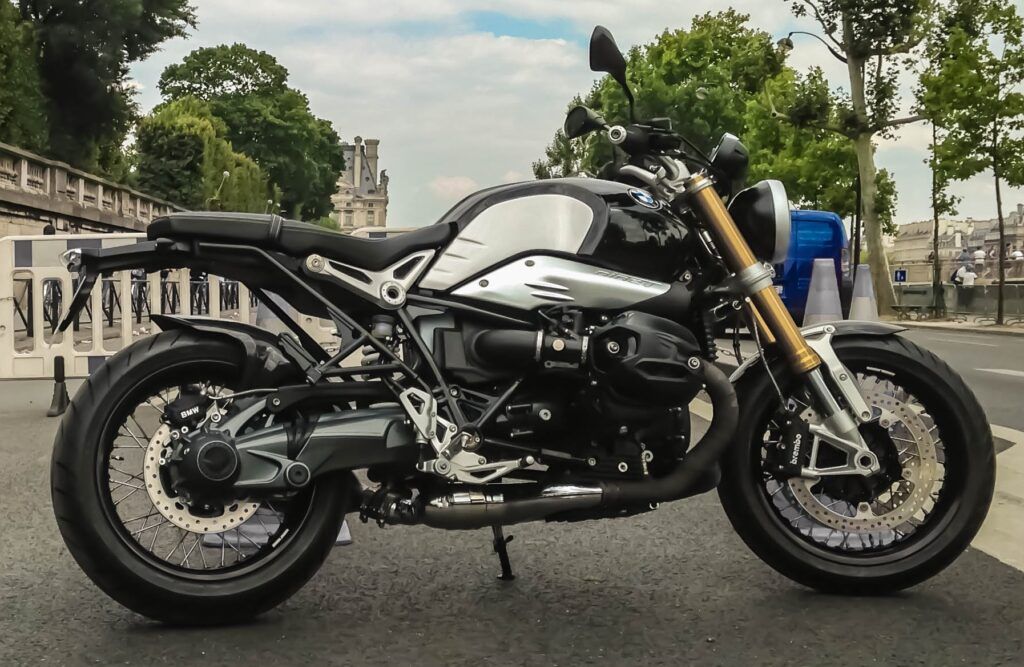 BMW R nineT in Paris