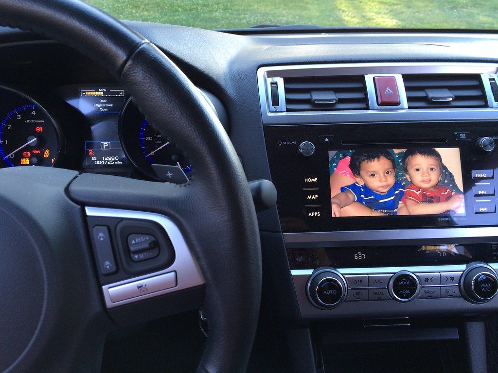 Car dashboard custom screen