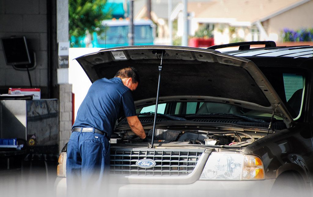 Car mechanic
