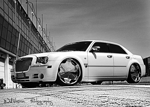 Chrysler 300C DUB on 24' by MGR Tuning Italy