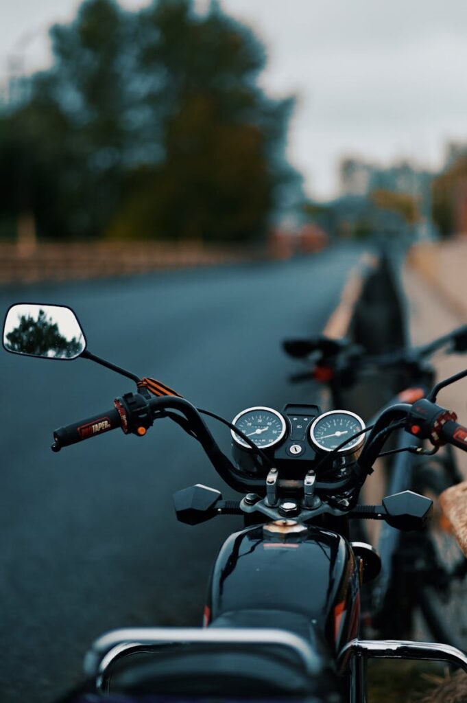 Windproof Your Ride: A Guide to Keeping Your Motorcycle Upright in Gusty Conditions