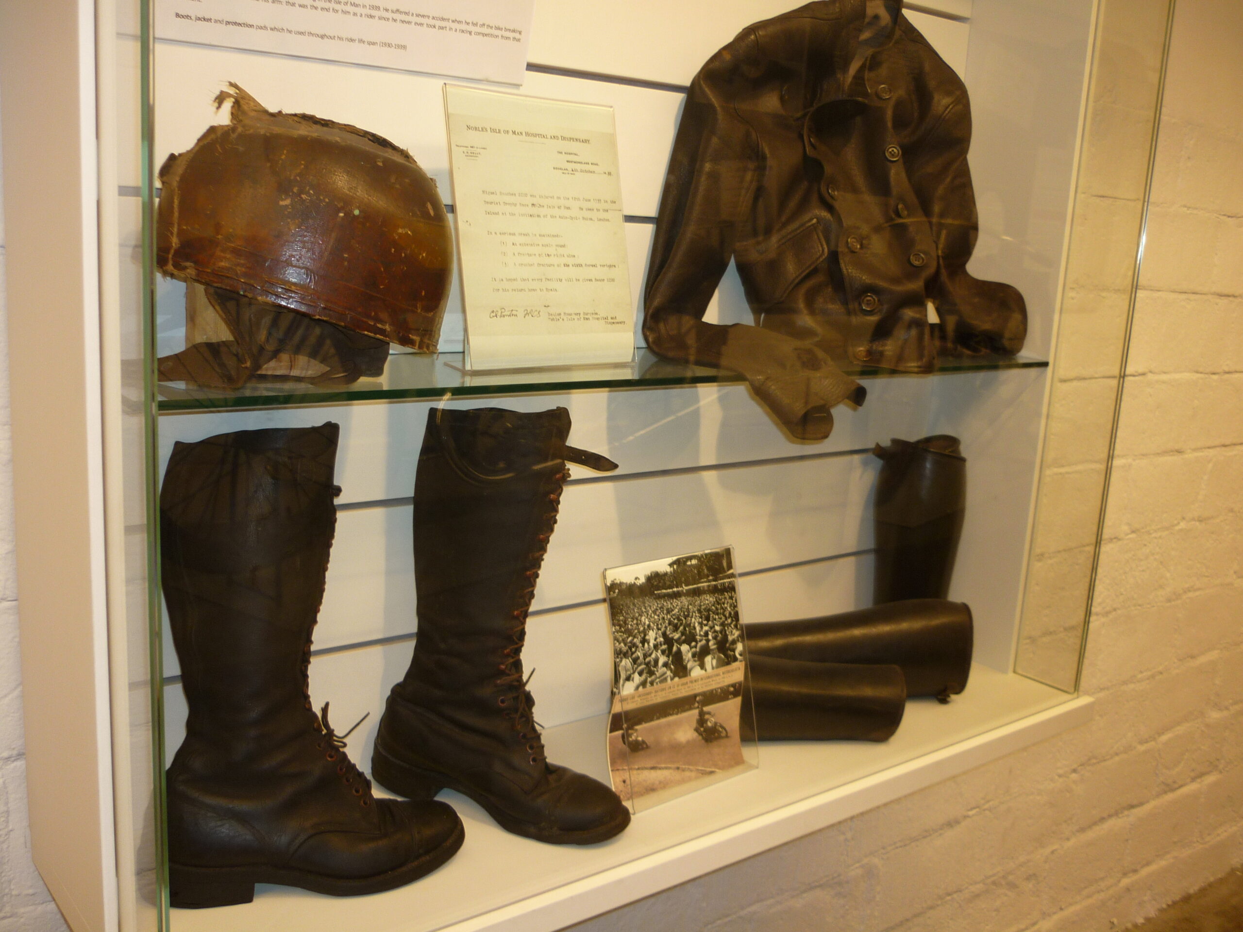File:Miquel Simo motorcycle equipment 1930 - 1939.JPG