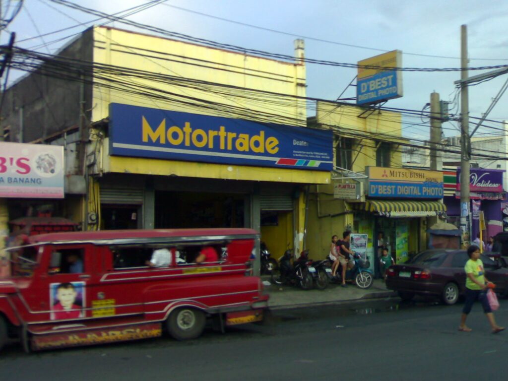 File:Motortrade motorcycle shop - panoramio.jpg