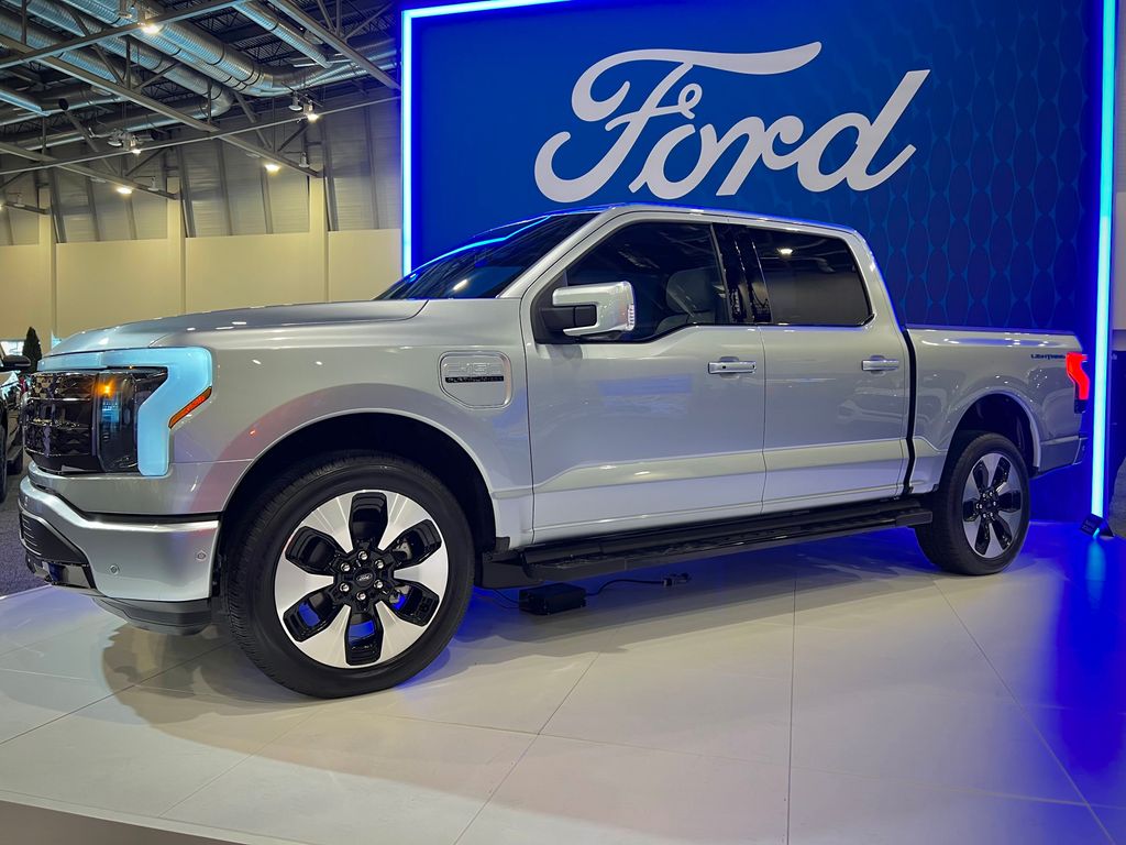 Ford F-150 Lightning (2022-2024)