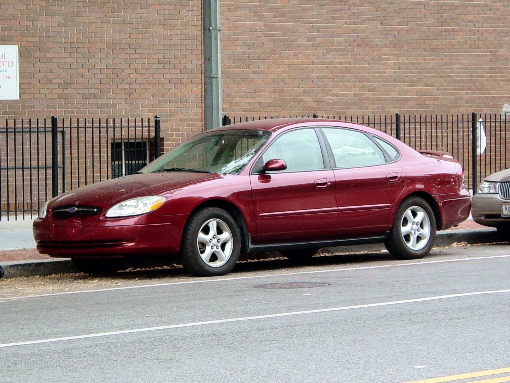 Ford Taurus (Early 2000s)