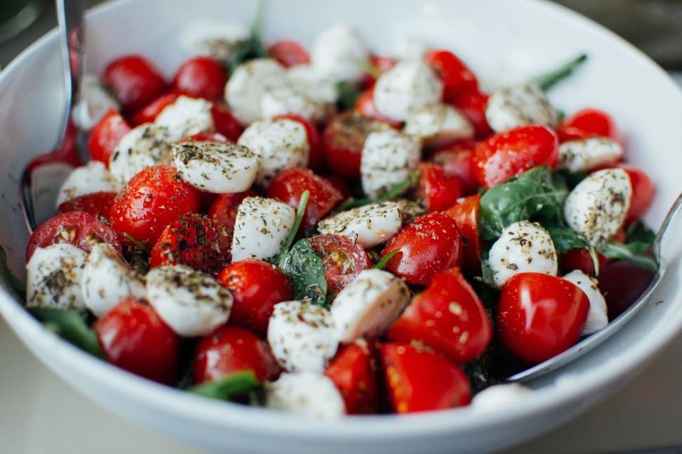 Unlock the Secrets to Perfect Tomatoes: Why Your Fridge is Robbing Them of Flavor and How to Store Them Right