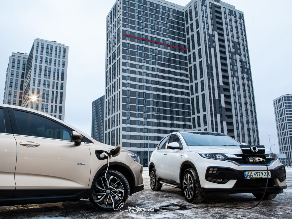 Geely Emgrand GSe is charging electric cars in Kyiv, Ukraine